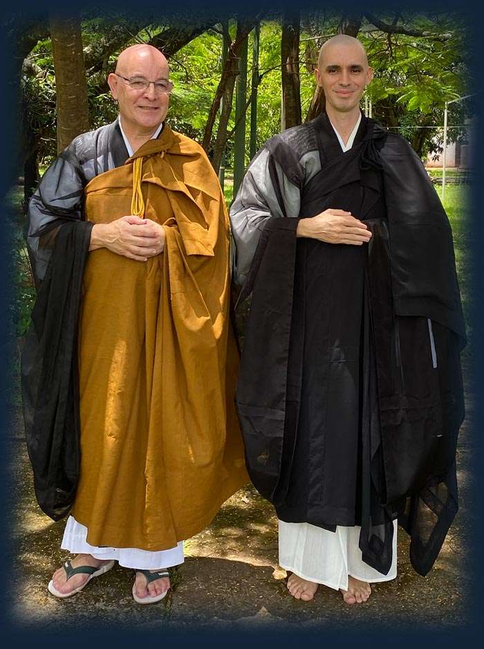 Monge Gensho Roshi e Monge Butsukei